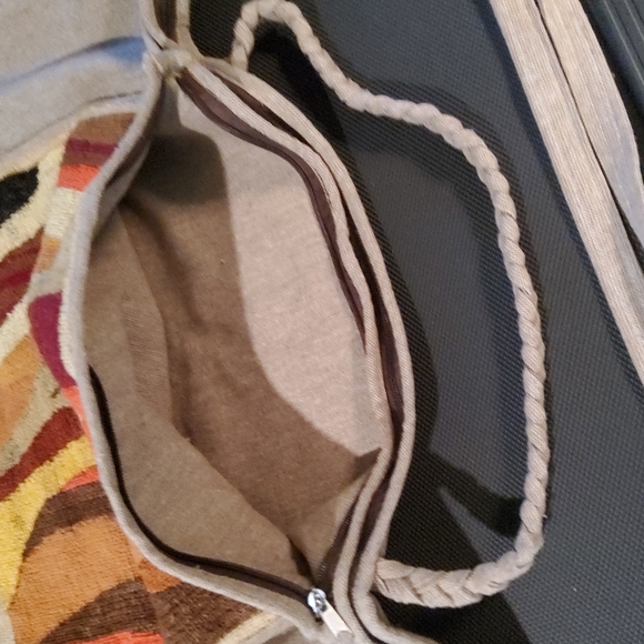 Hitch Hikers Flimsy Jute Bag - Picture 3 of 10